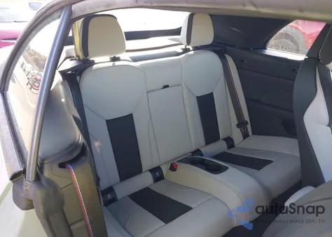 2025 BMW M4 Competition xDrive z USA, uszkodzony, nr VIN WBS43BA00SCT01364